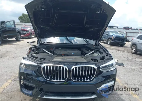 2021 BMW X3 Sdrive30I z USA, uszkodzony, nr VIN 5UXTY3C05M9E10783